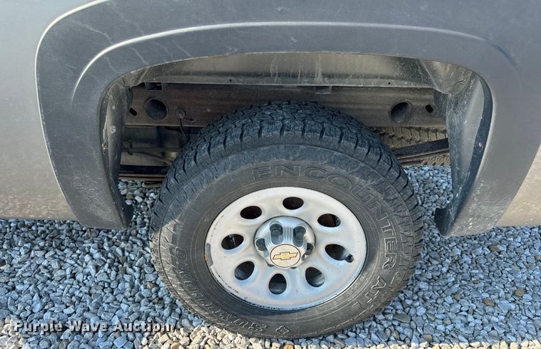 image for item EH6919 2013 Chevrolet  Silverado 1500 Ext. Cab pickup truck