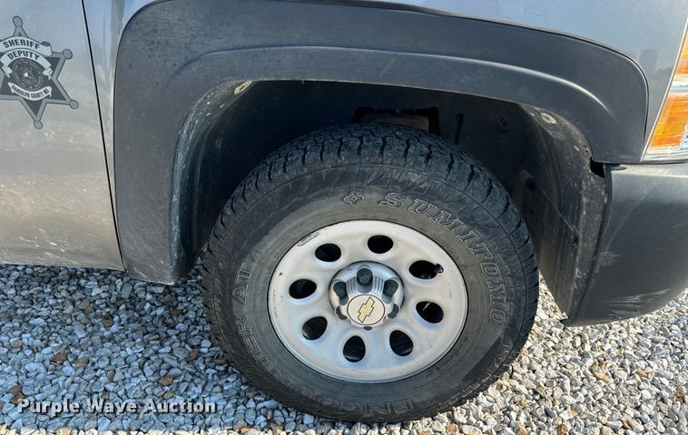 image for item EH6919 2013 Chevrolet  Silverado 1500 Ext. Cab pickup truck