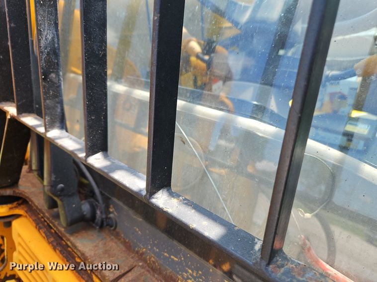 image for item EI3905 1997 JCB Loadall 520 telehandler