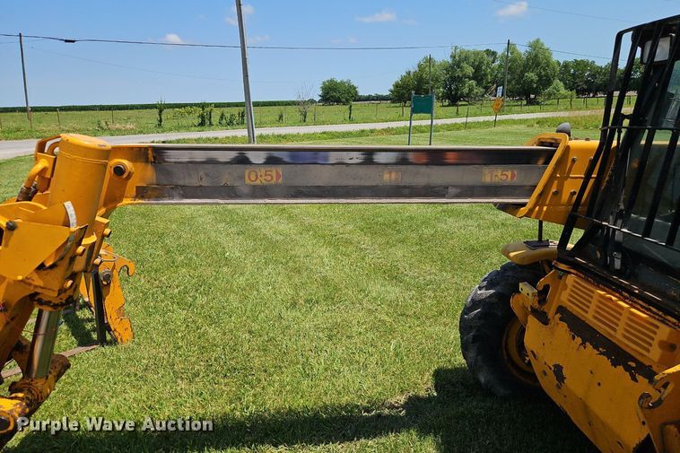 image for item EI3905 1997 JCB Loadall 520 telehandler