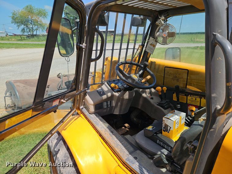 image for item EI3905 1997 JCB Loadall 520 telehandler