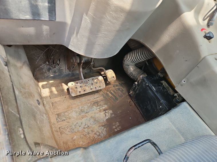 image for item EI3905 1997 JCB Loadall 520 telehandler