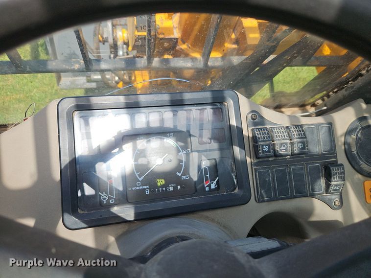 image for item EI3905 1997 JCB Loadall 520 telehandler