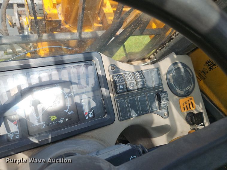 image for item EI3905 1997 JCB Loadall 520 telehandler