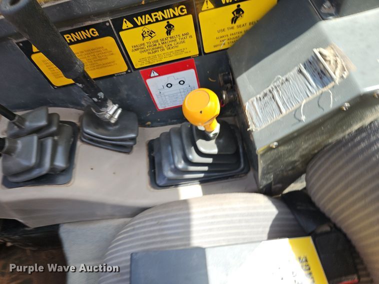 image for item EI3905 1997 JCB Loadall 520 telehandler