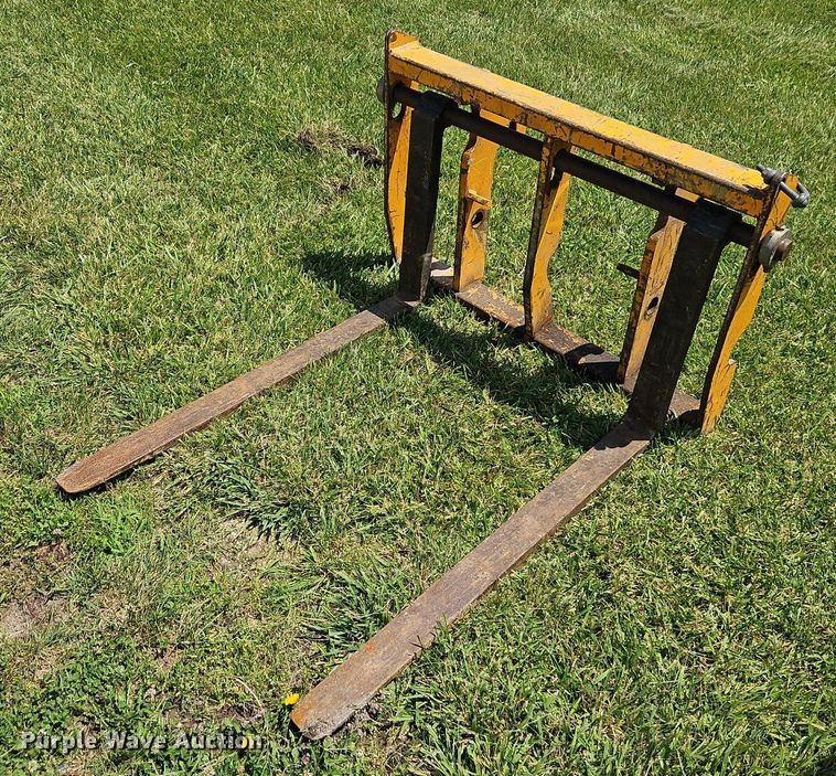 image for item EI3905 1997 JCB Loadall 520 telehandler