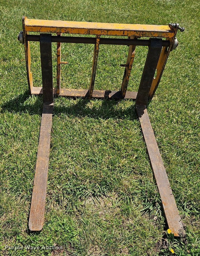 image for item EI3905 1997 JCB Loadall 520 telehandler