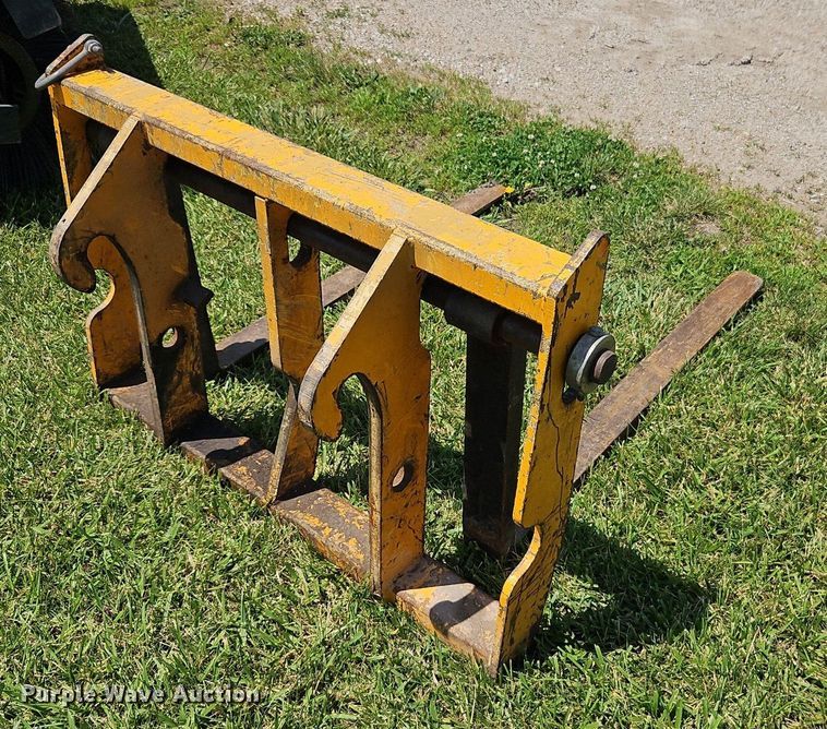 image for item EI3905 1997 JCB Loadall 520 telehandler