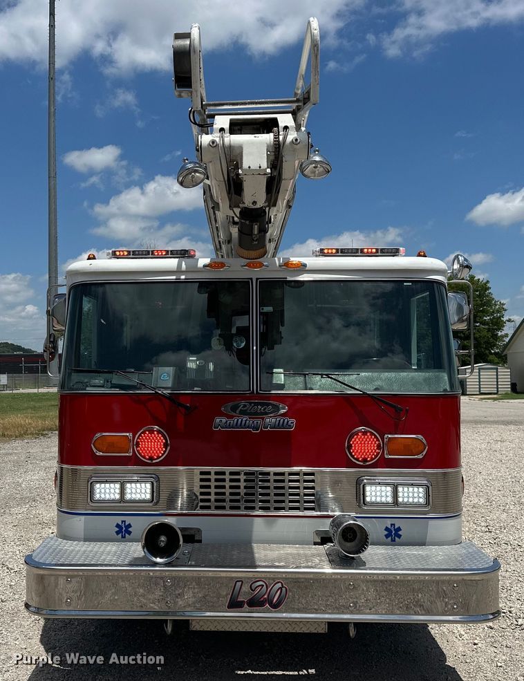 image for item EJ4359 1986 Pierce E3297 Quint fire truck