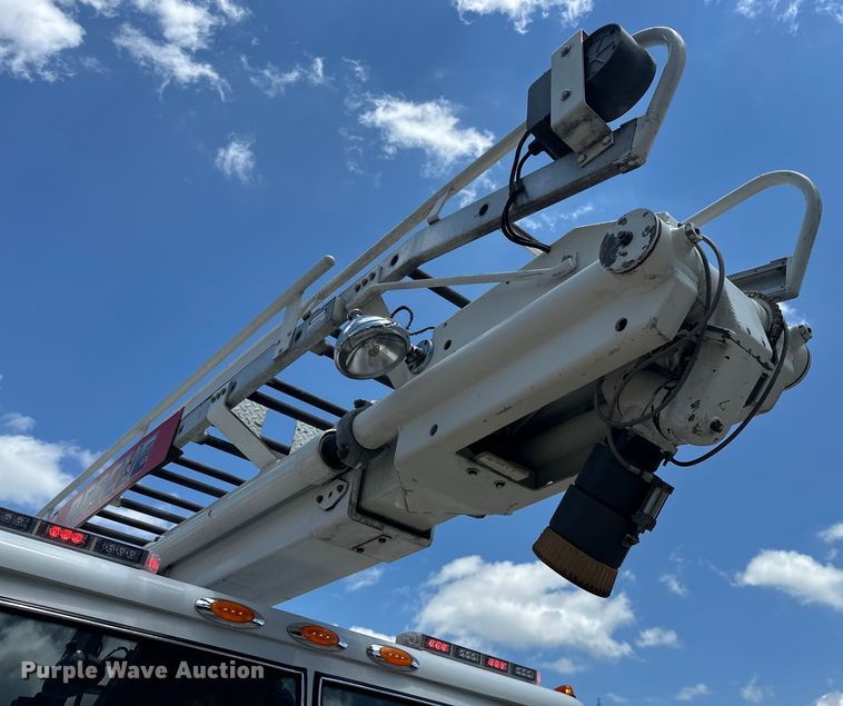 image for item EJ4359 1986 Pierce E3297 Quint fire truck