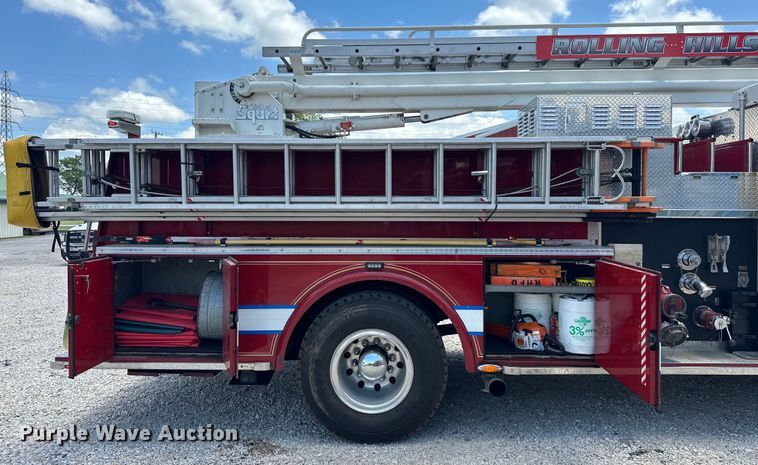 image for item EJ4359 1986 Pierce E3297 Quint fire truck