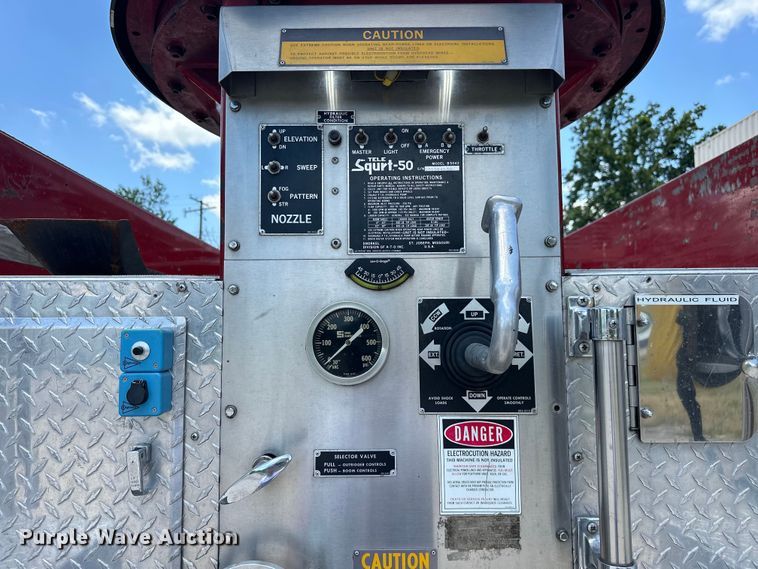 image for item EJ4359 1986 Pierce E3297 Quint fire truck