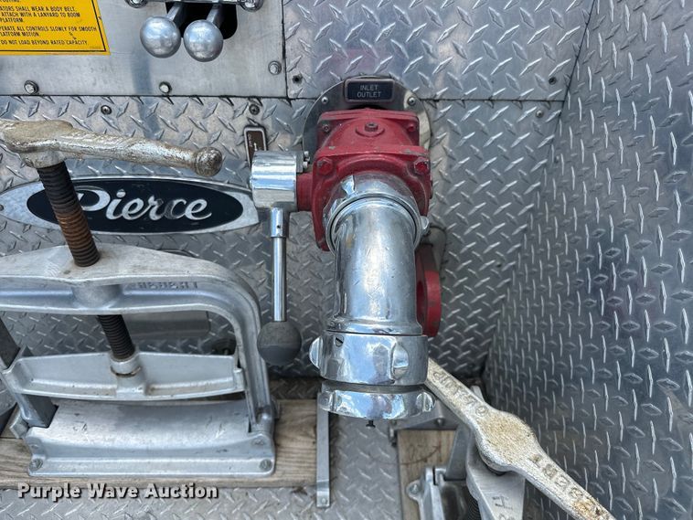 image for item EJ4359 1986 Pierce E3297 Quint fire truck