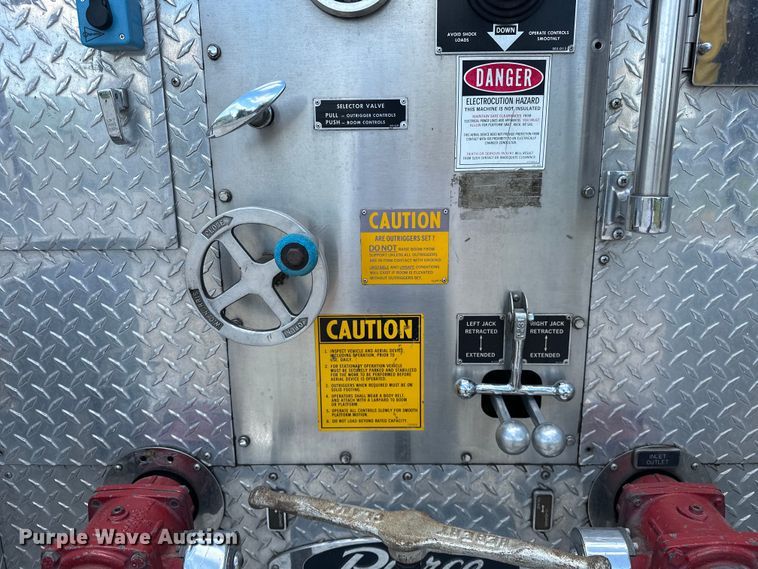 image for item EJ4359 1986 Pierce E3297 Quint fire truck