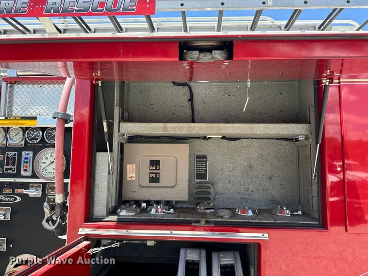 image for item EJ4359 1986 Pierce E3297 Quint fire truck