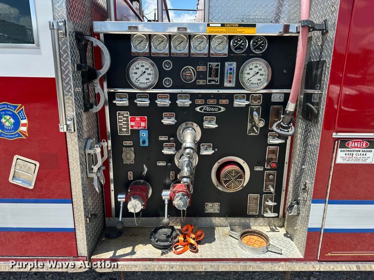 image for item EJ4359 1986 Pierce E3297 Quint fire truck