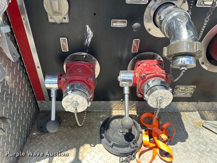 image for item EJ4359 1986 Pierce E3297 Quint fire truck