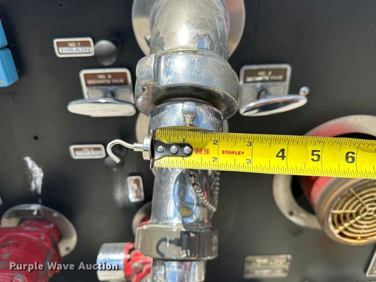 image for item EJ4359 1986 Pierce E3297 Quint fire truck