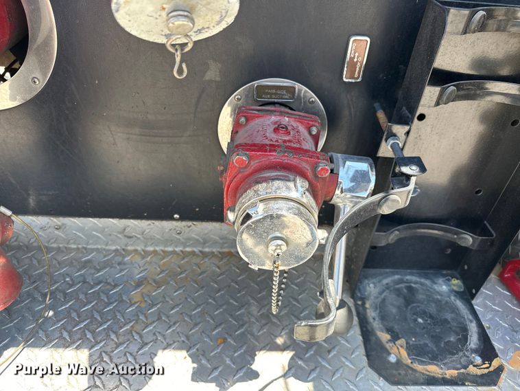 image for item EJ4359 1986 Pierce E3297 Quint fire truck