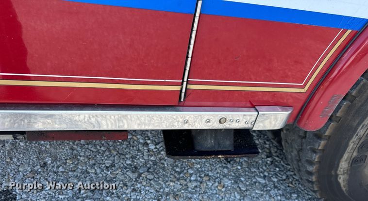 image for item EJ4359 1986 Pierce E3297 Quint fire truck