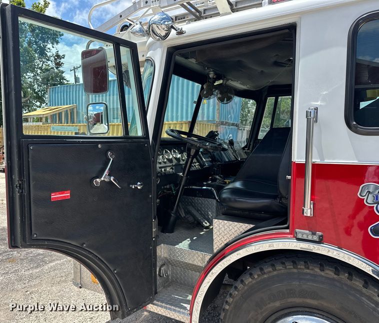 image for item EJ4359 1986 Pierce E3297 Quint fire truck