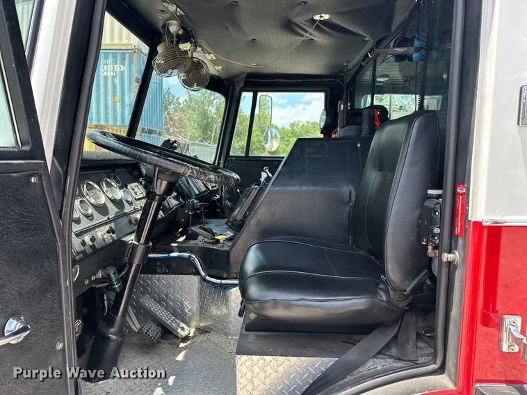 image for item EJ4359 1986 Pierce E3297 Quint fire truck