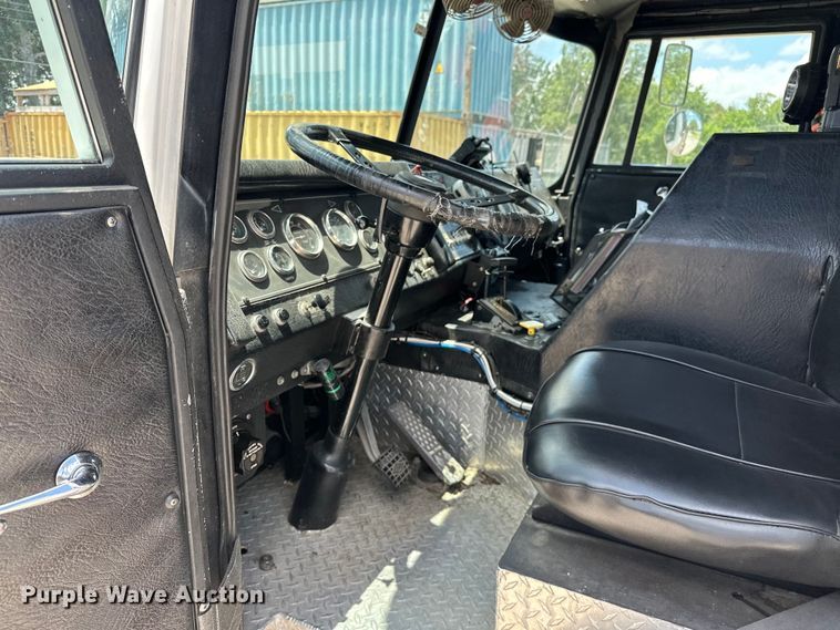 image for item EJ4359 1986 Pierce E3297 Quint fire truck