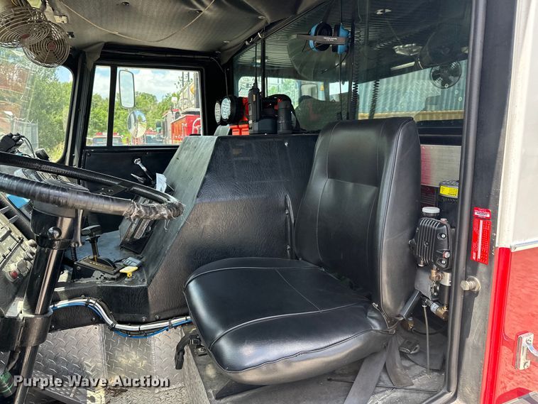 image for item EJ4359 1986 Pierce E3297 Quint fire truck