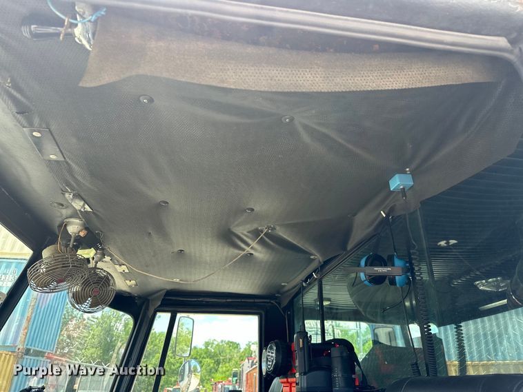 image for item EJ4359 1986 Pierce E3297 Quint fire truck