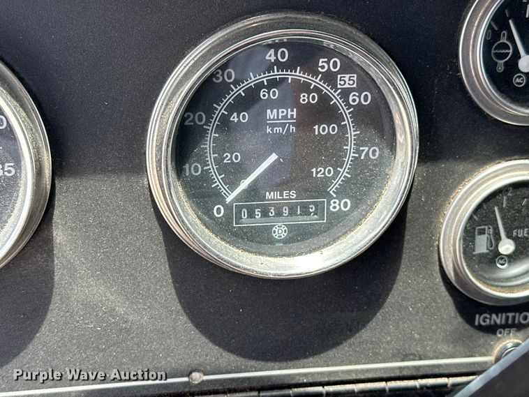 image for item EJ4359 1986 Pierce E3297 Quint fire truck