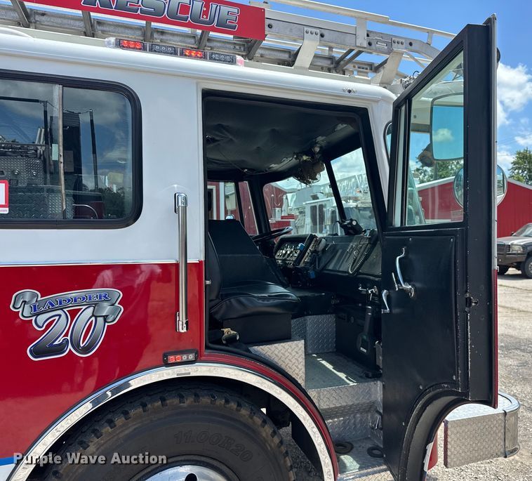 image for item EJ4359 1986 Pierce E3297 Quint fire truck