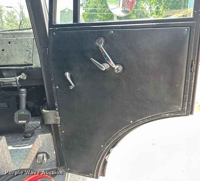 image for item EJ4359 1986 Pierce E3297 Quint fire truck