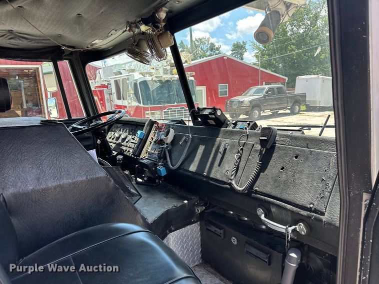 image for item EJ4359 1986 Pierce E3297 Quint fire truck