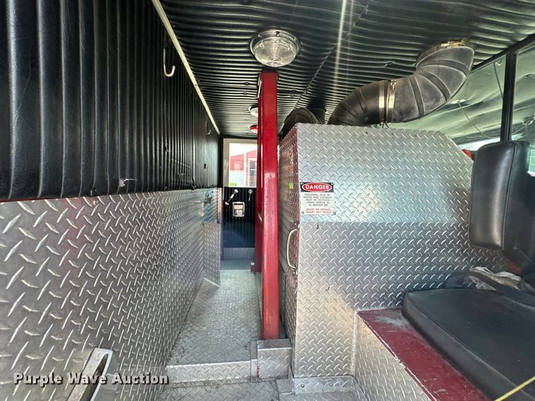 image for item EJ4359 1986 Pierce E3297 Quint fire truck