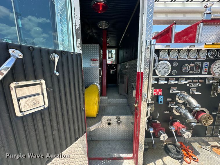 image for item EJ4359 1986 Pierce E3297 Quint fire truck