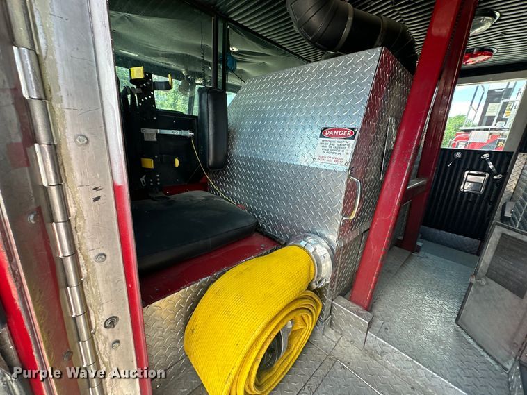 image for item EJ4359 1986 Pierce E3297 Quint fire truck