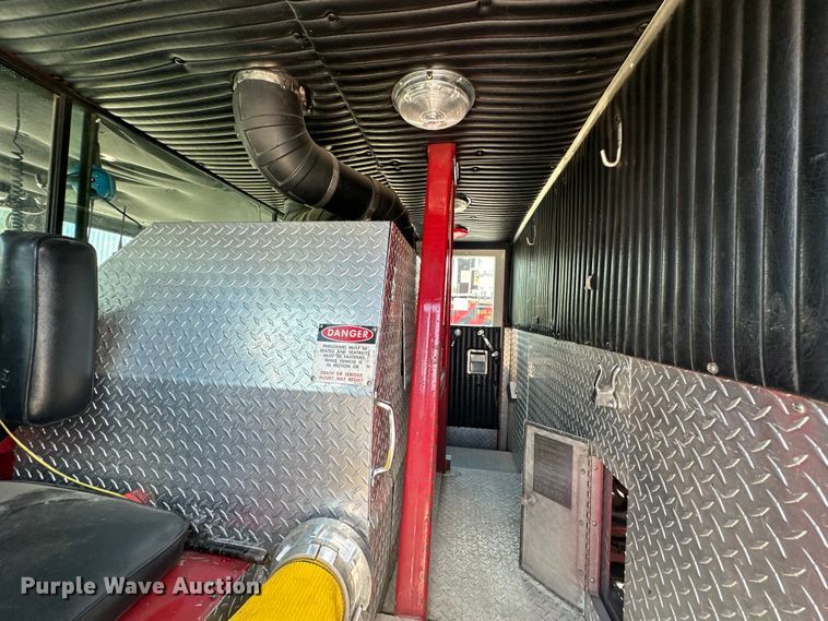 image for item EJ4359 1986 Pierce E3297 Quint fire truck