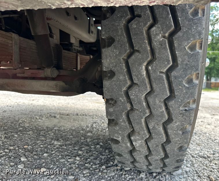 image for item EJ4359 1986 Pierce E3297 Quint fire truck