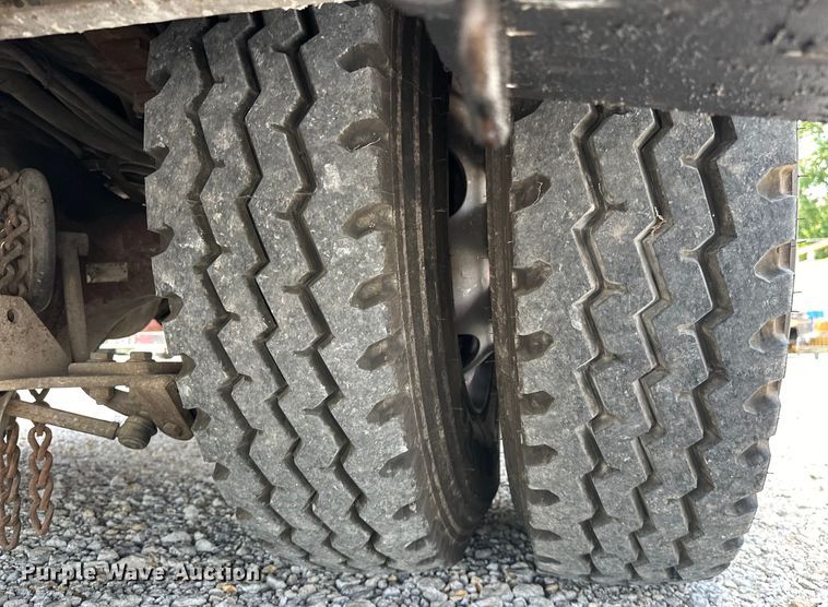 image for item EJ4359 1986 Pierce E3297 Quint fire truck