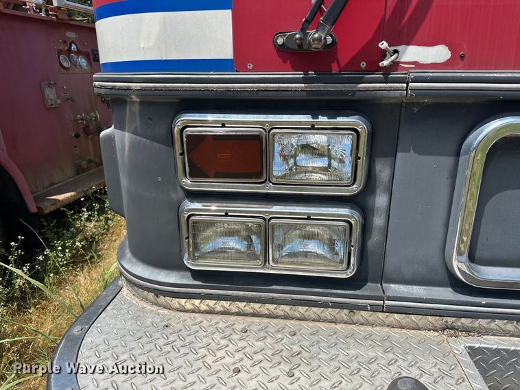 image for item EJ4360 1988 Spartan MS20-2042 pumper fire truck