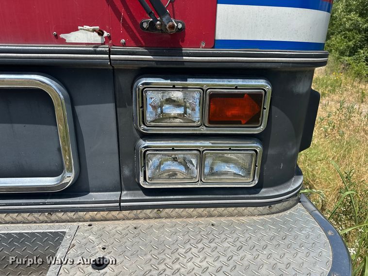 image for item EJ4360 1988 Spartan MS20-2042 pumper fire truck