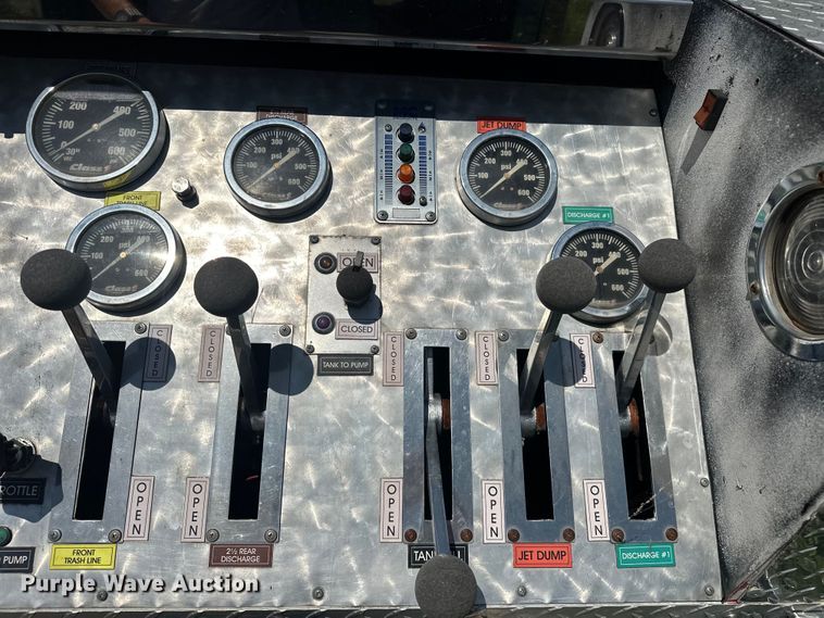 image for item EJ4360 1988 Spartan MS20-2042 pumper fire truck