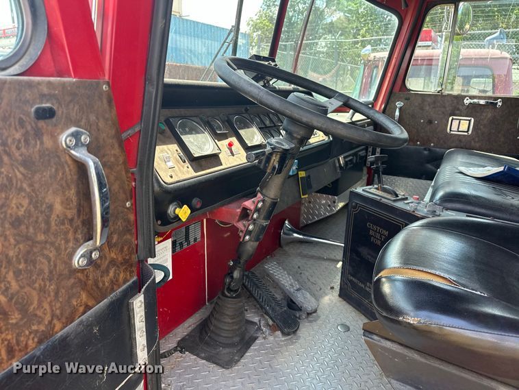 image for item EJ4360 1988 Spartan MS20-2042 pumper fire truck