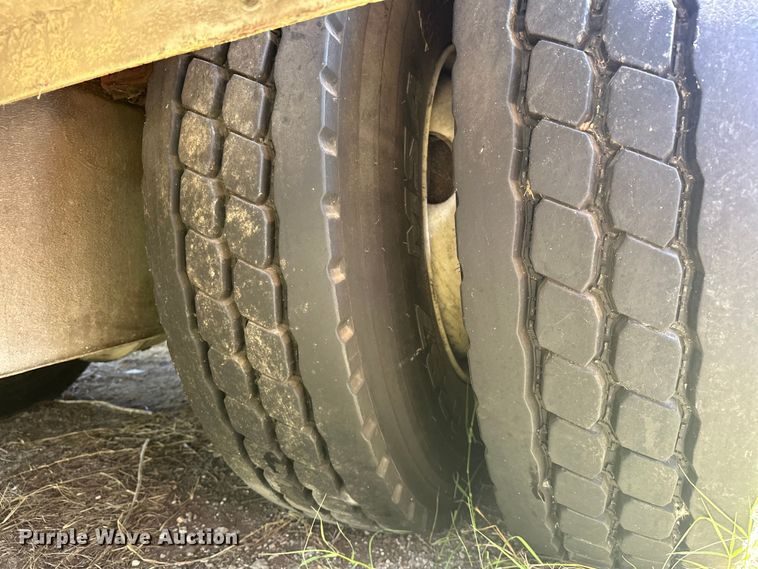 image for item EJ4360 1988 Spartan MS20-2042 pumper fire truck