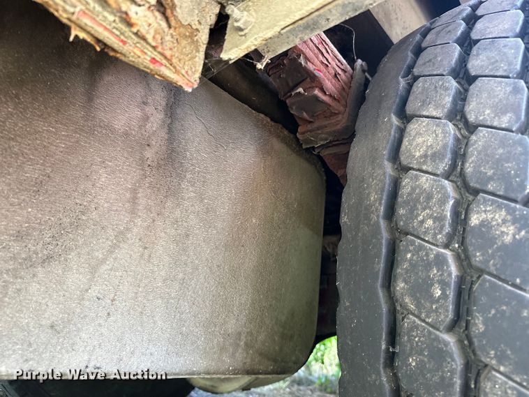 image for item EJ4360 1988 Spartan MS20-2042 pumper fire truck