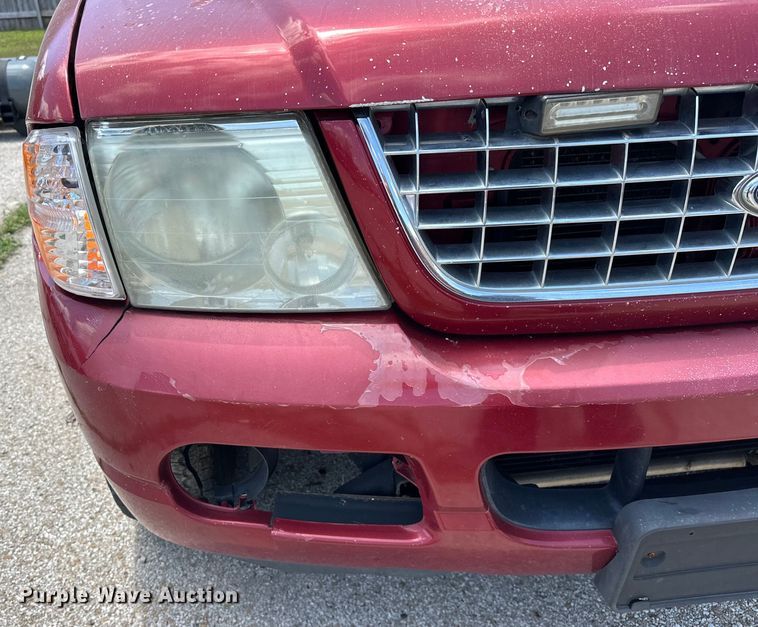 image for item EJ4361 2004 Ford Explorer SUV