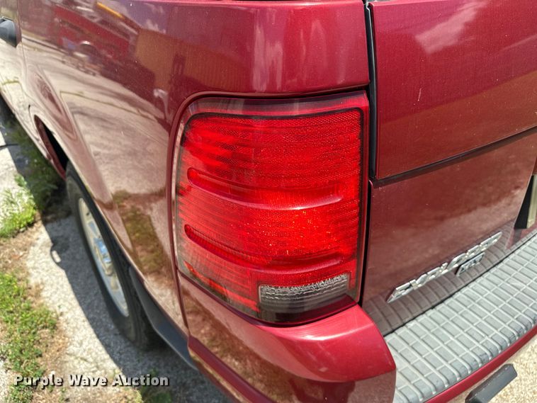 image for item EJ4361 2004 Ford Explorer SUV