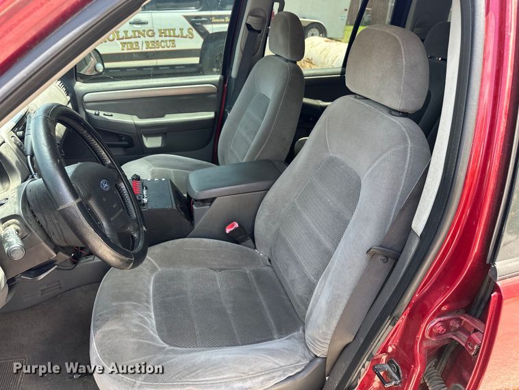 image for item EJ4361 2004 Ford Explorer SUV