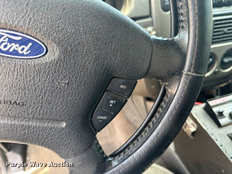 image for item EJ4361 2004 Ford Explorer SUV