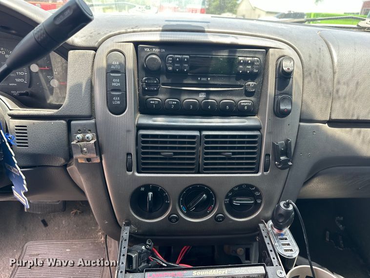 image for item EJ4361 2004 Ford Explorer SUV